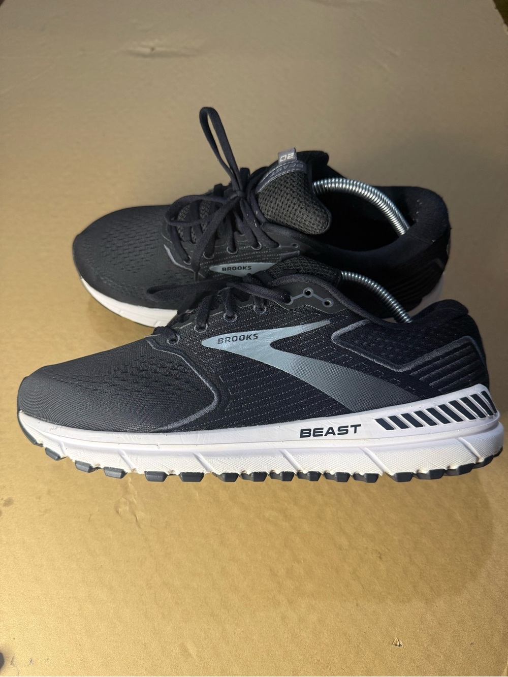 Brooks Beast Men's Running Sneakers. Barley noticeable snag on left shoe.